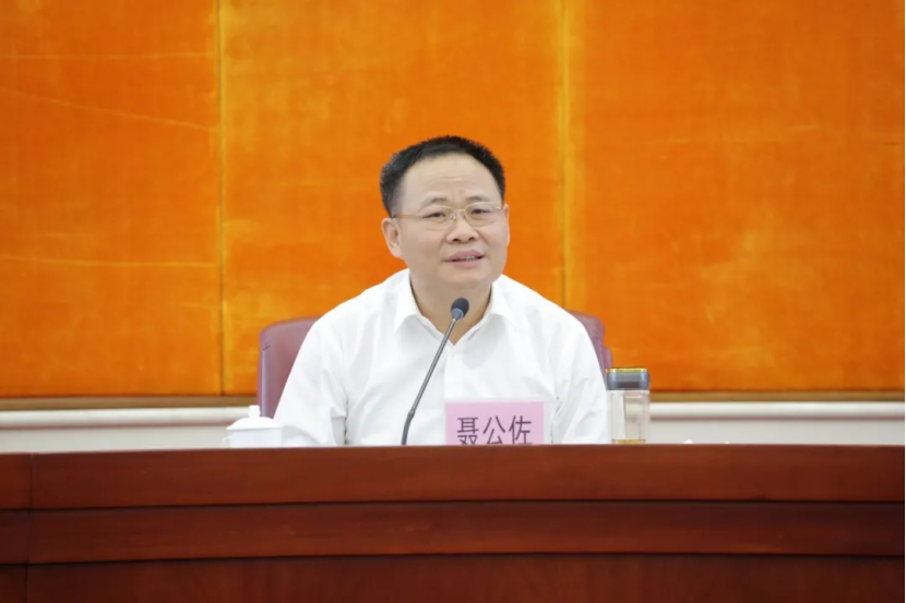 聂公佐勉励机关党员干部做心里装着理想和大局心里想着人民群众始终
